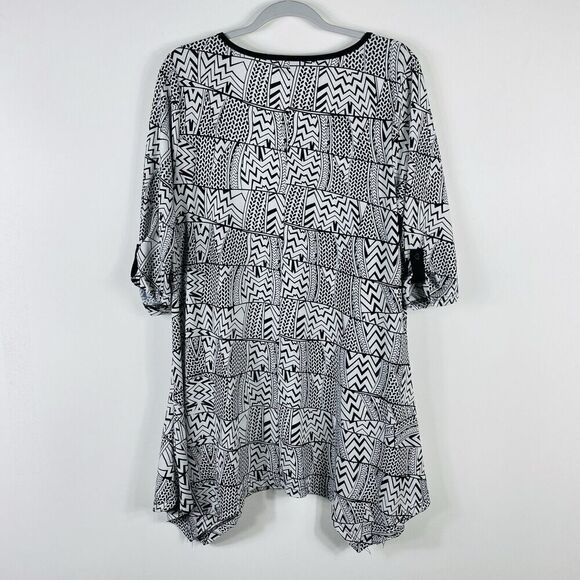 Simply Aster By Firmiana Size 1X Abstract Print Tunic Top White Black 3/4 Sleeve - Picture 2 of 6